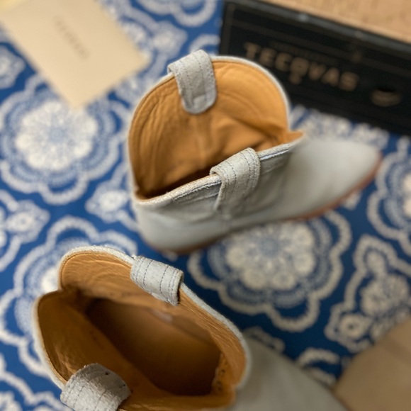Brand new, never worn Tecova boots. Powder blue suede for a fashionista. - Picture 9 of 13